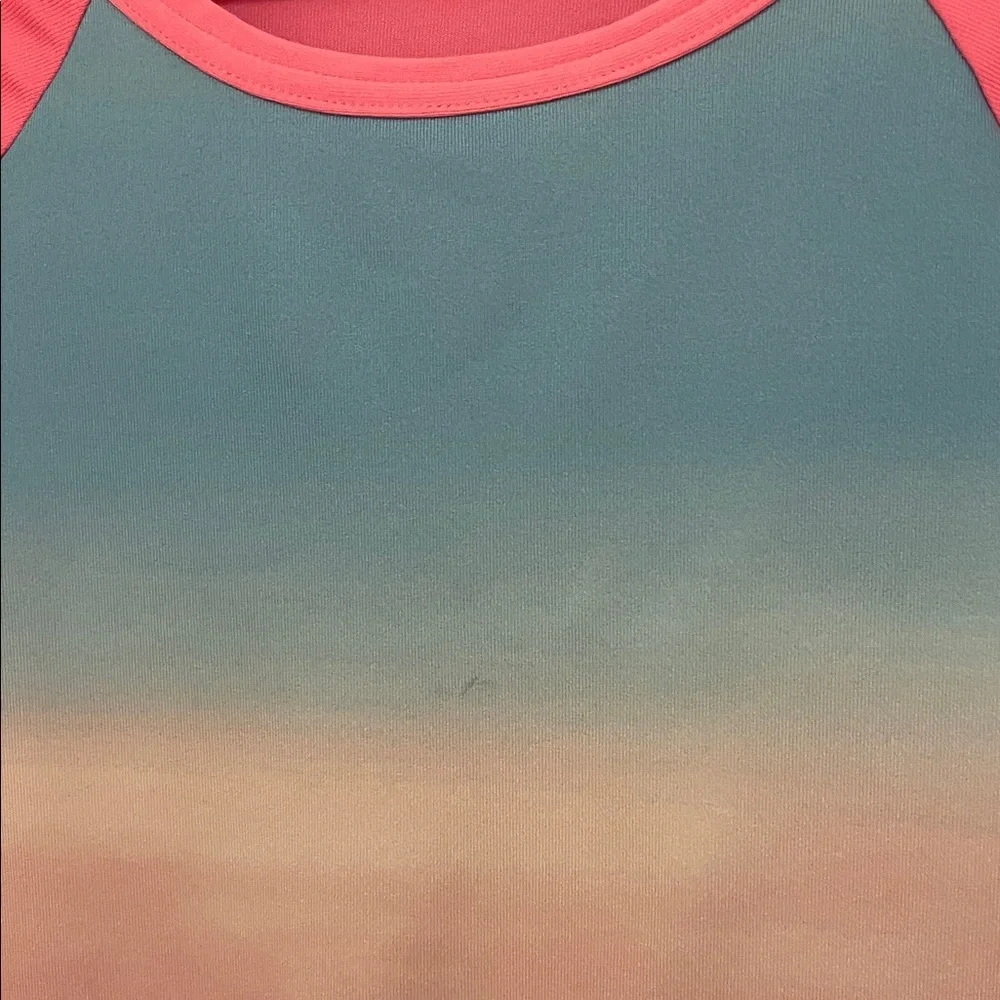 LANDS’ END UGC Girls Size Medium (8) Pink and Pastel Gradient swim tee - Picture 3 of 7